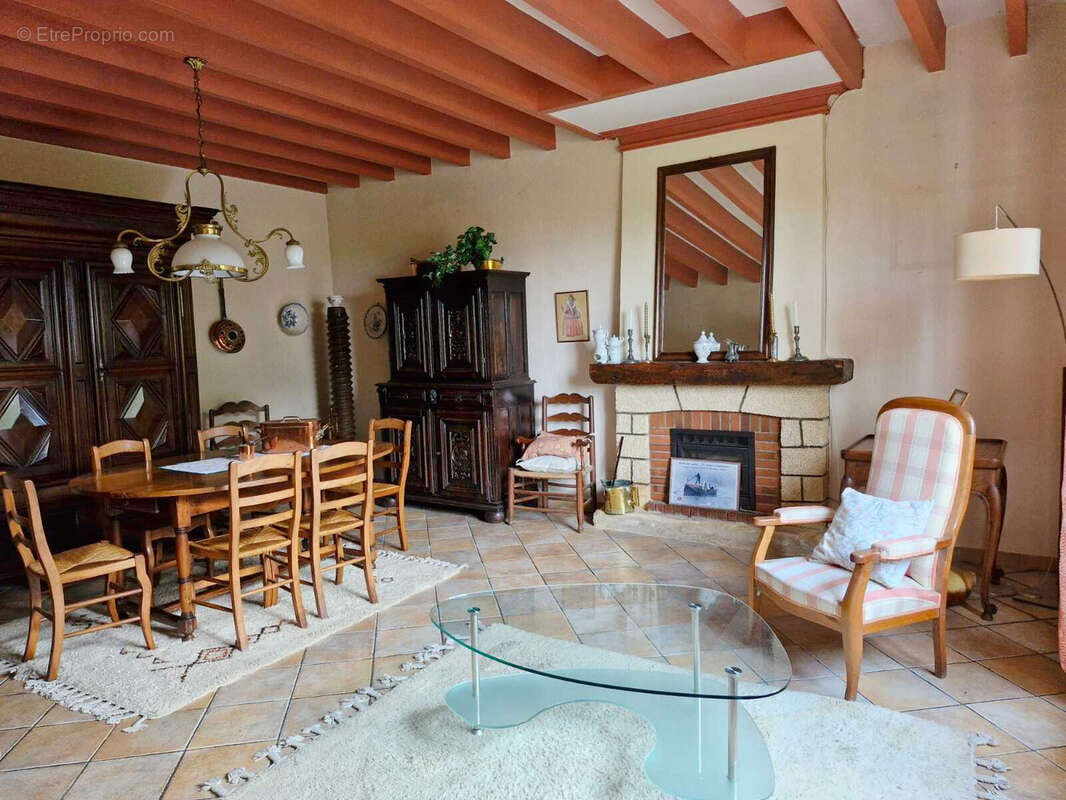 Maison à LAMOTHE-MONTRAVEL