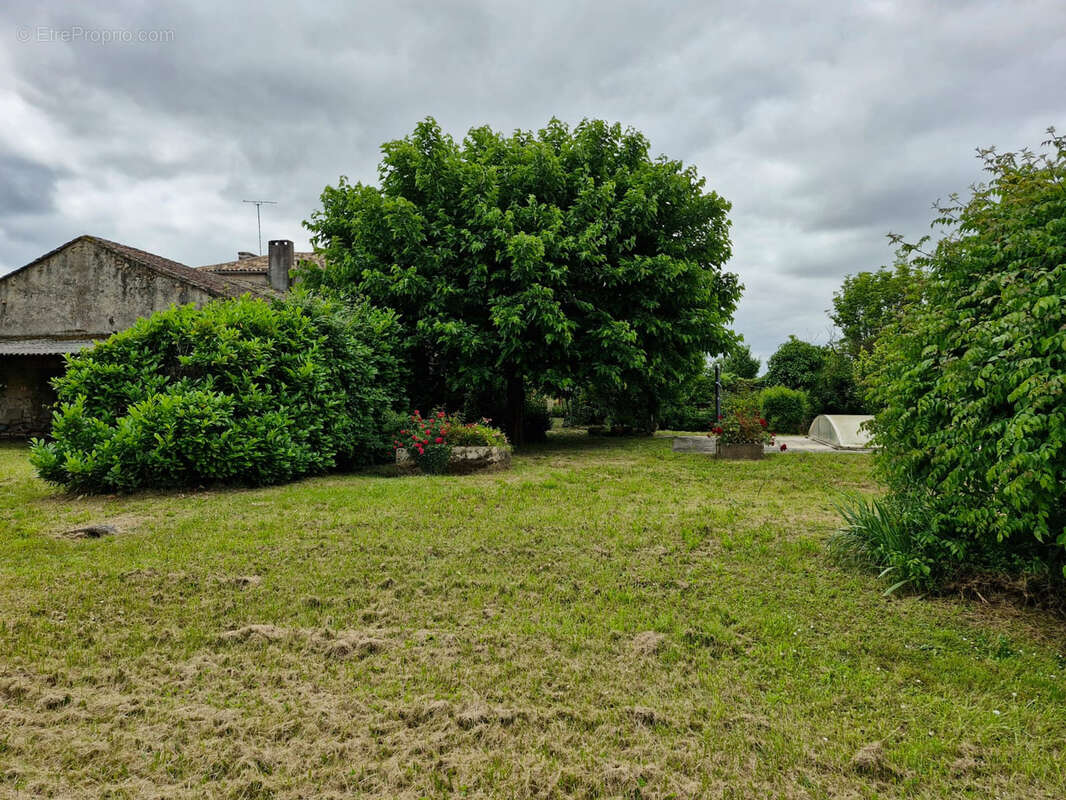 Maison à LAMOTHE-MONTRAVEL