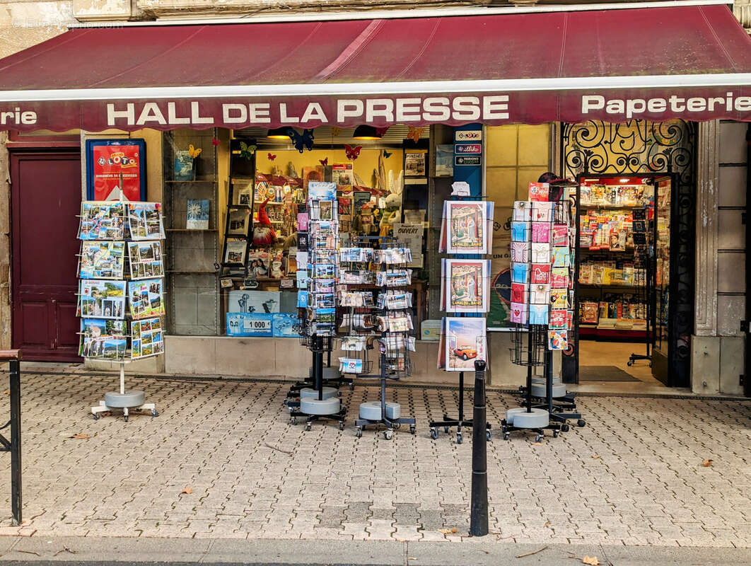 Commerce à LAMALOU-LES-BAINS