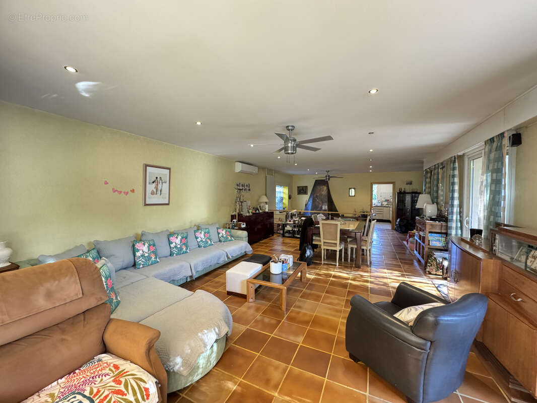 Maison à SAINT-MAUR-DES-FOSSES