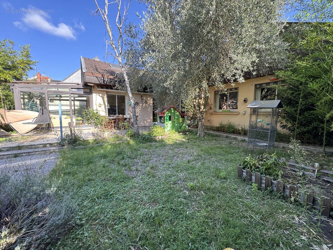 Maison à SAINT-MAUR-DES-FOSSES