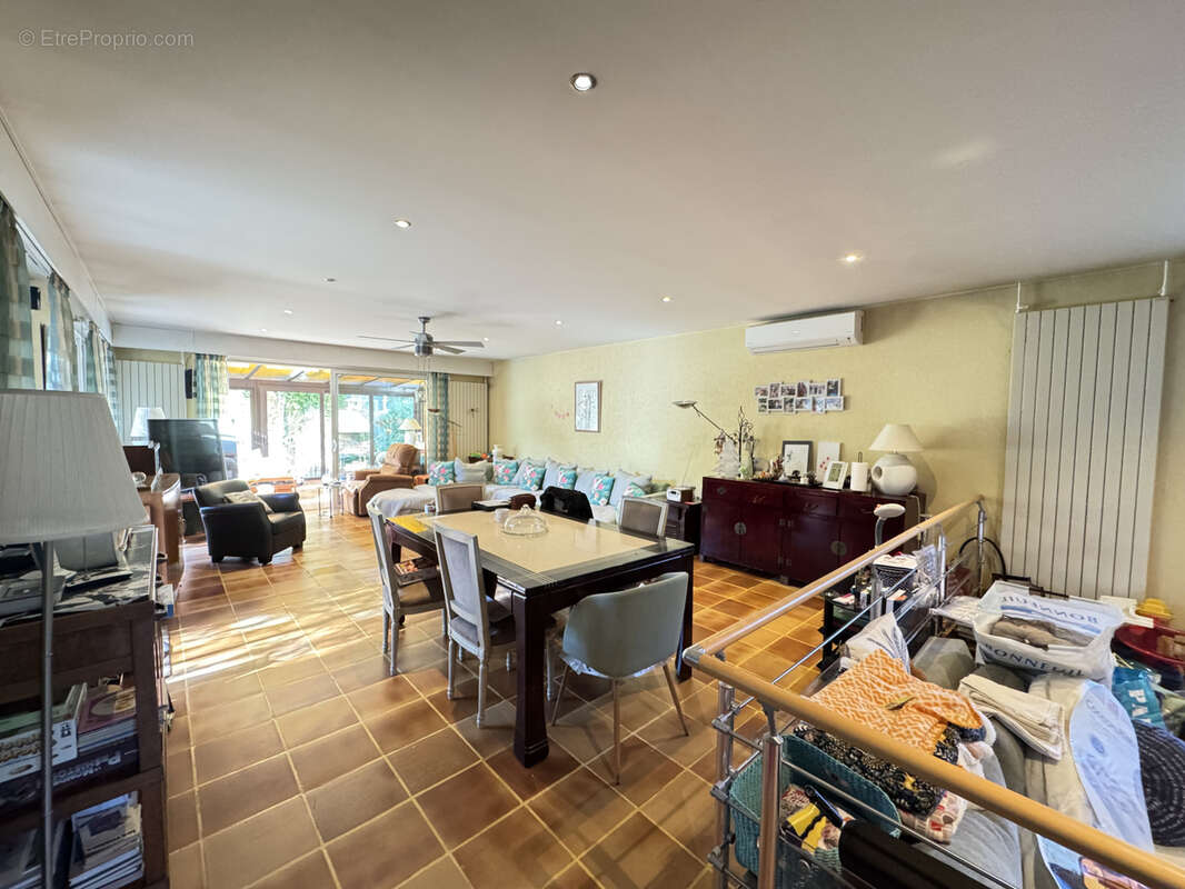 Maison à SAINT-MAUR-DES-FOSSES