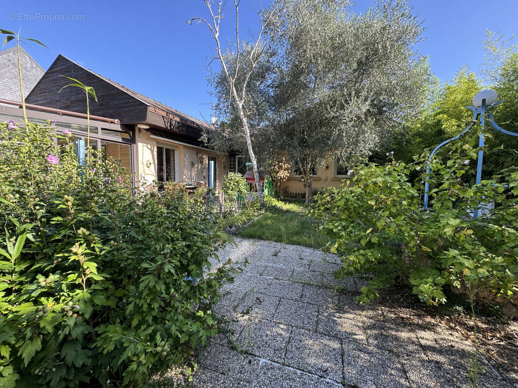 Maison à SAINT-MAUR-DES-FOSSES