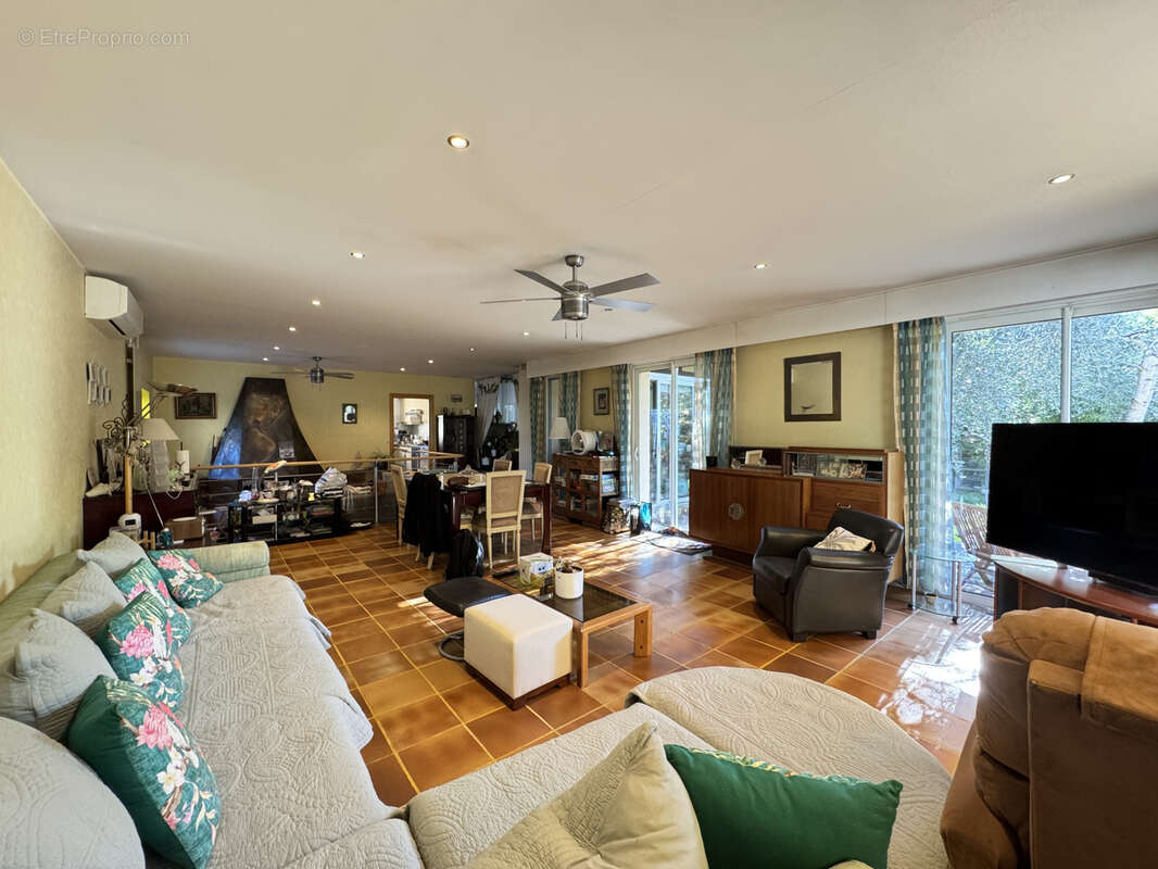 Maison à SAINT-MAUR-DES-FOSSES