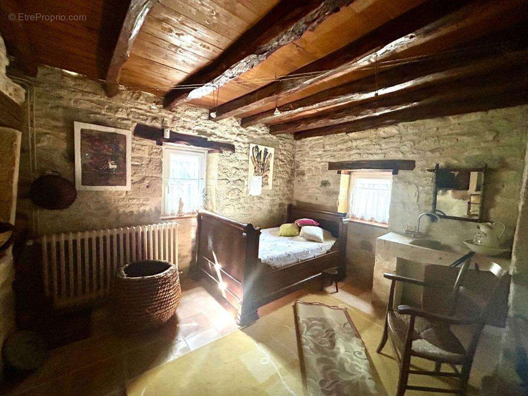 Maison à CAUSE-DE-CLERANS