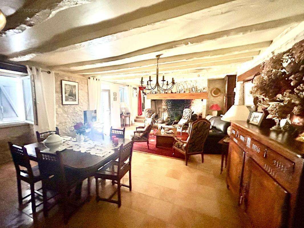 Maison à CAUSE-DE-CLERANS