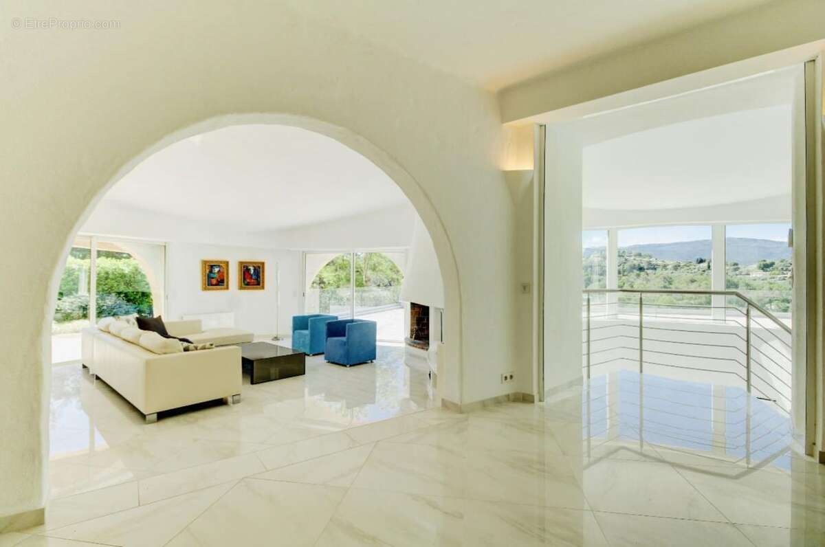 Maison à MOUANS-SARTOUX