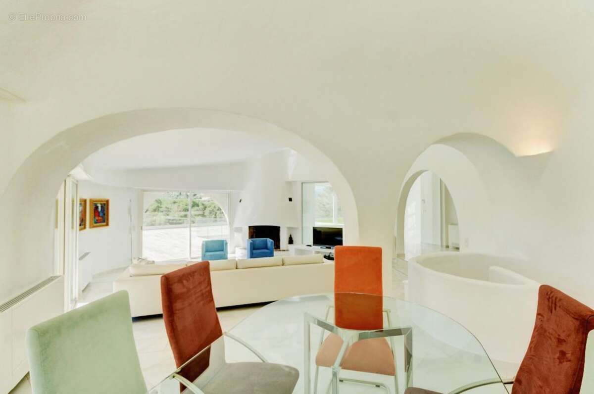 Maison à MOUANS-SARTOUX