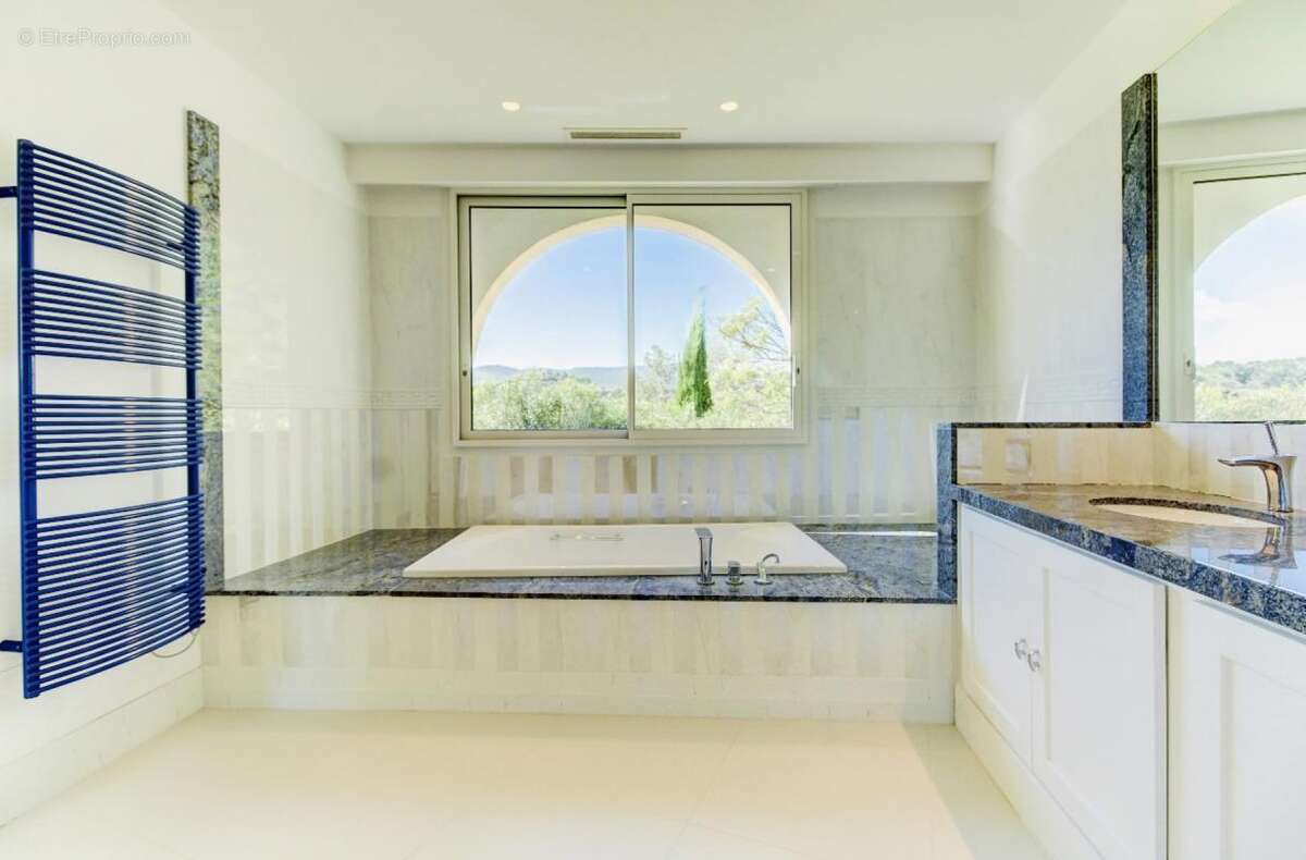 Maison à MOUANS-SARTOUX