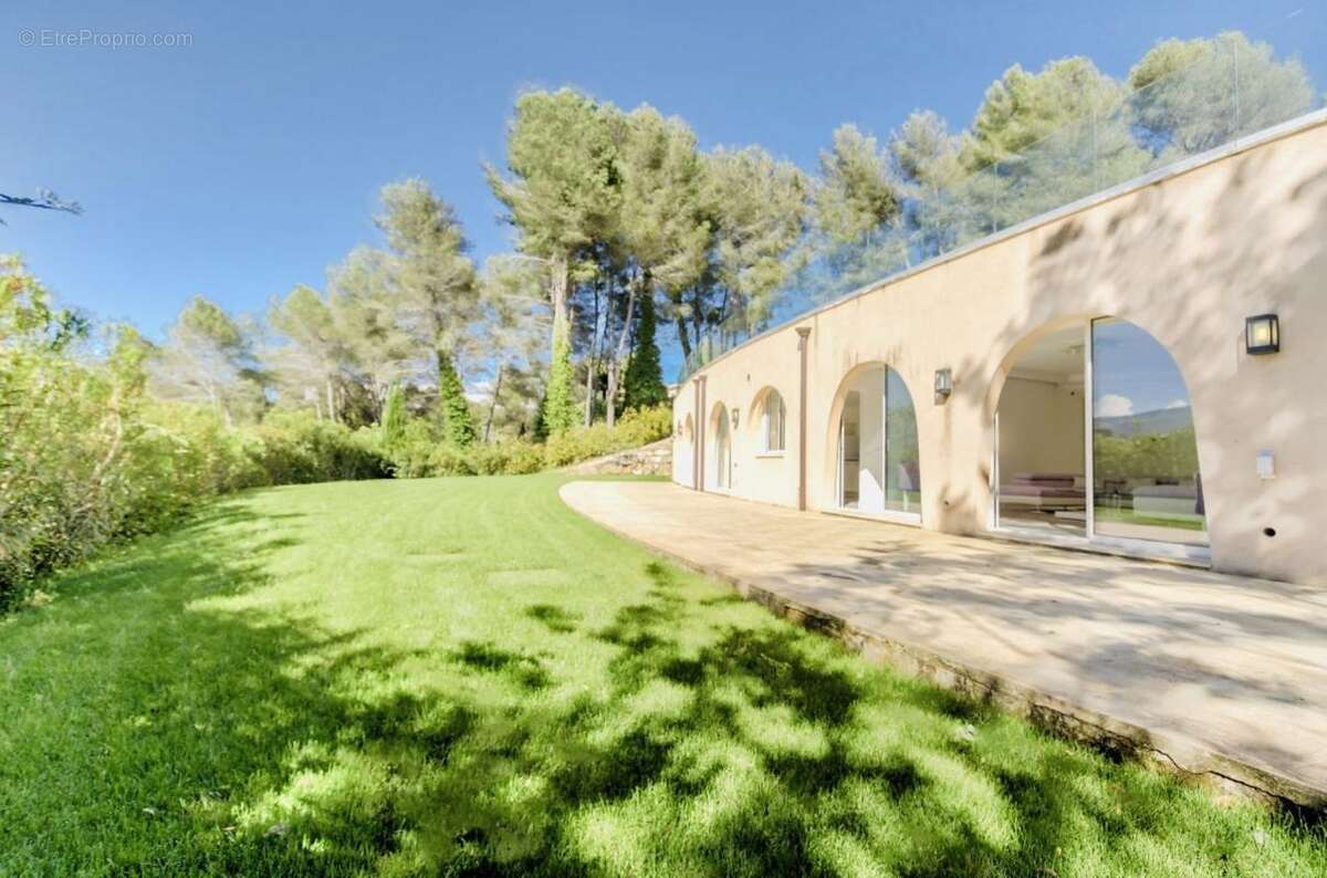 Maison à MOUANS-SARTOUX