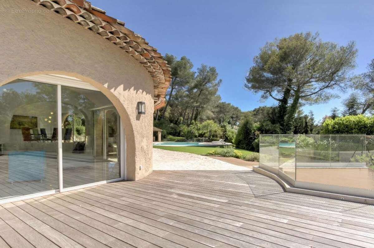 Maison à MOUANS-SARTOUX