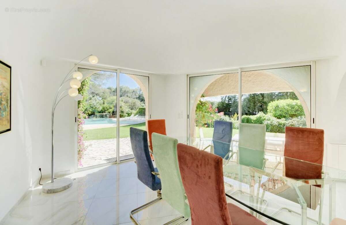 Maison à MOUANS-SARTOUX