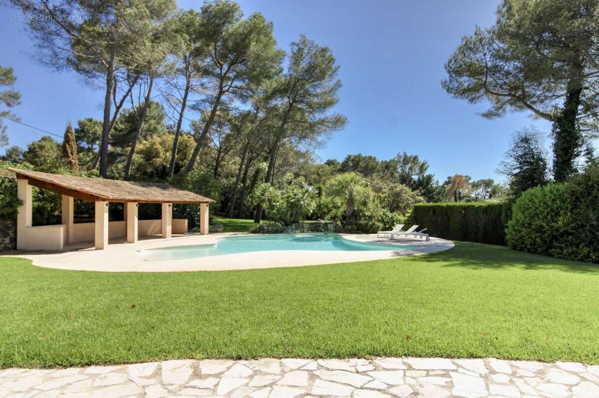 Maison à MOUANS-SARTOUX