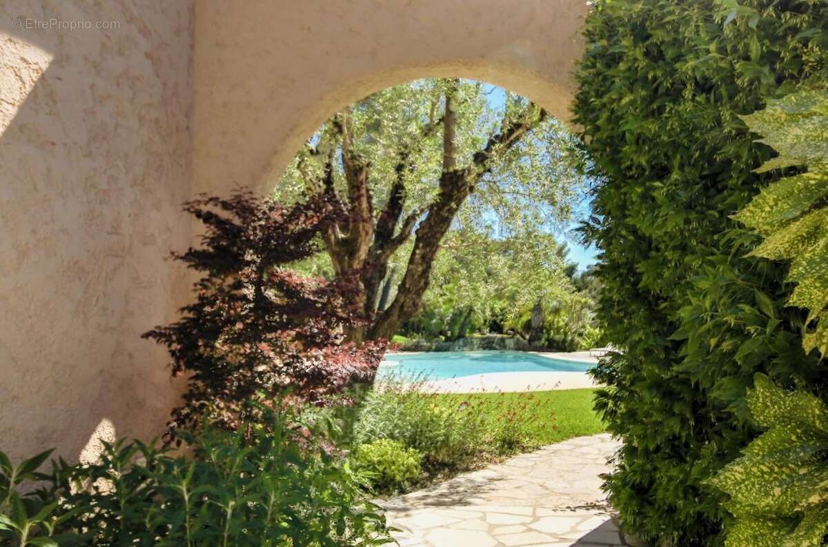 Maison à MOUANS-SARTOUX