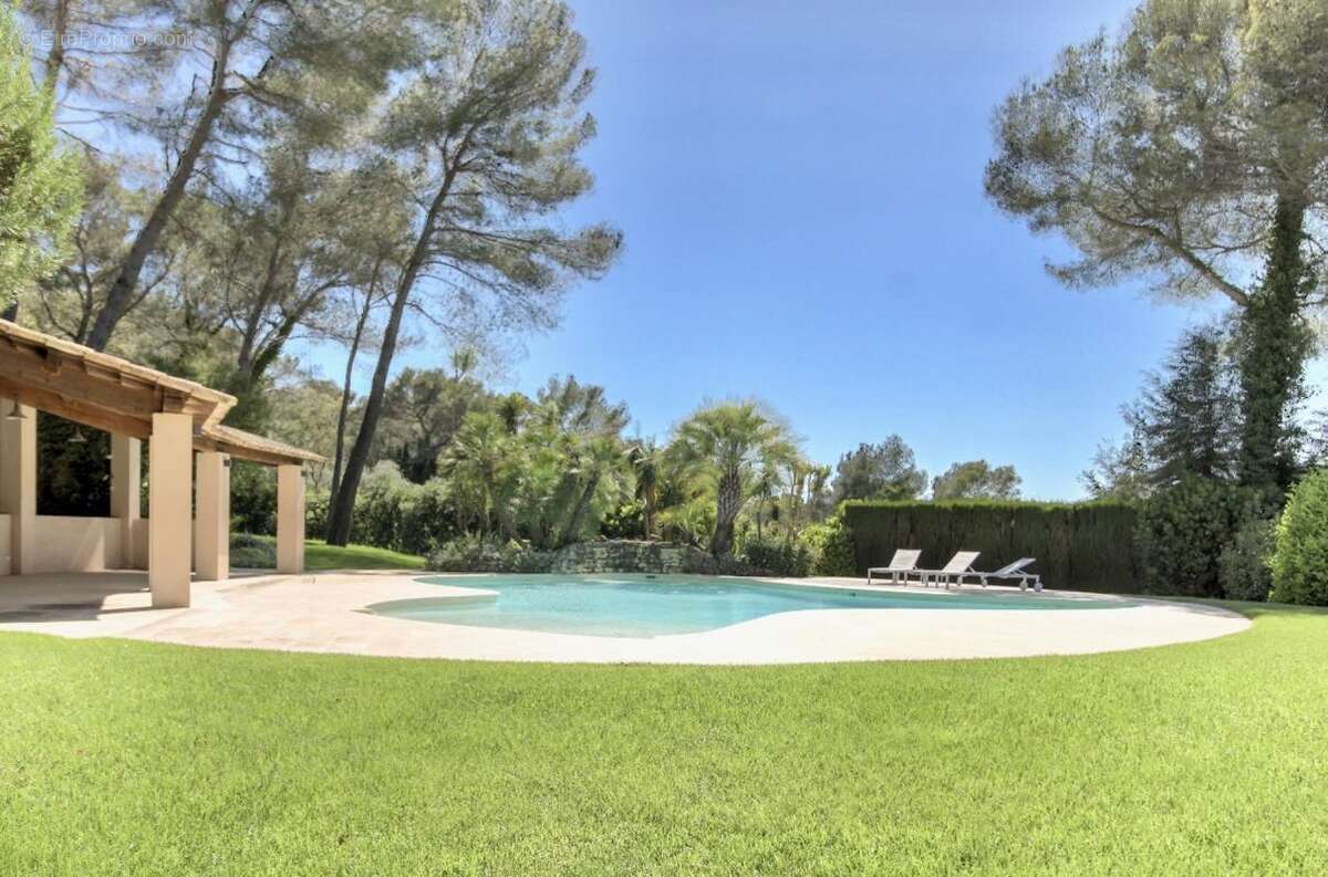 Maison à MOUANS-SARTOUX