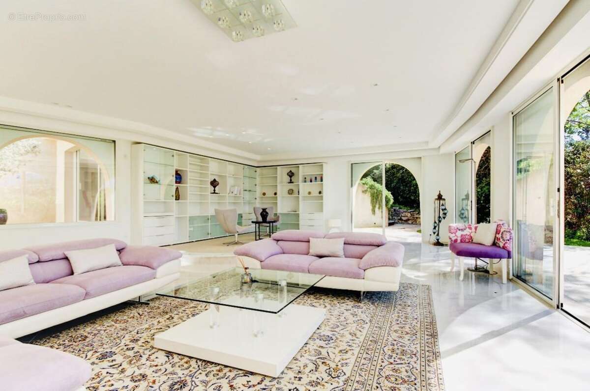 Maison à MOUANS-SARTOUX