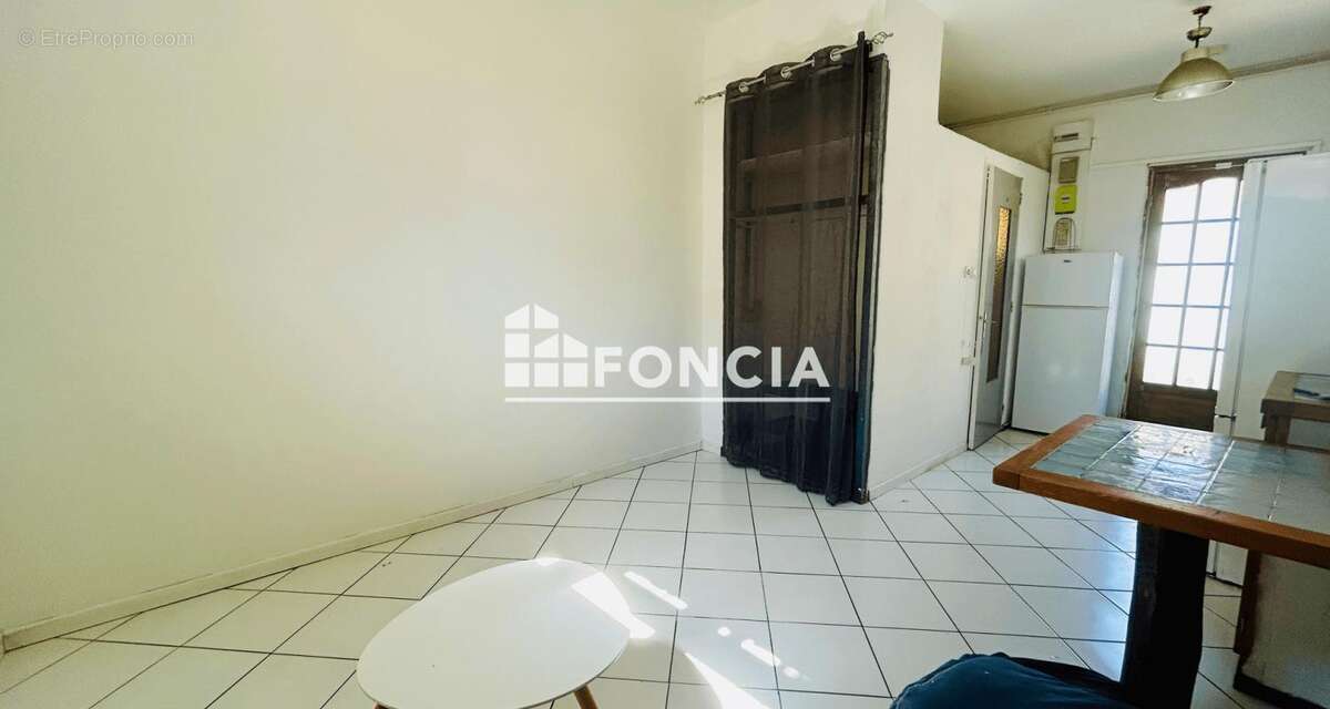 Appartement à MARSEILLE-3E