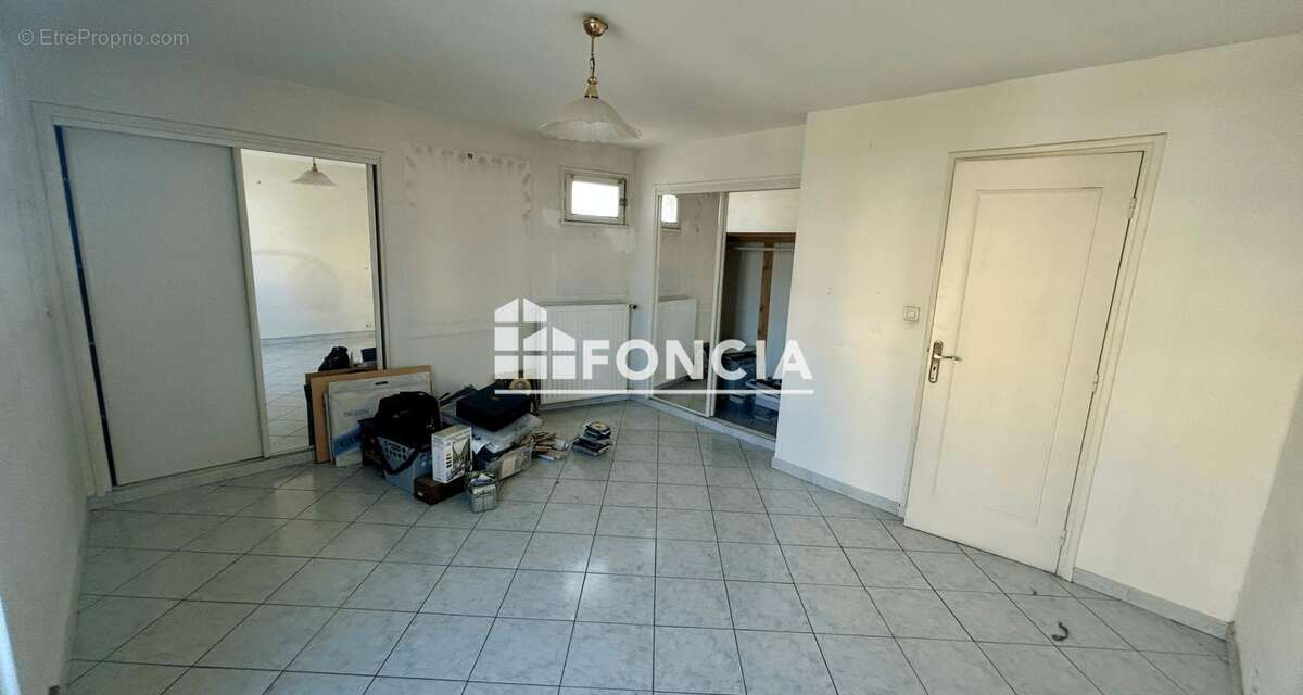 Appartement à MARSEILLE-9E