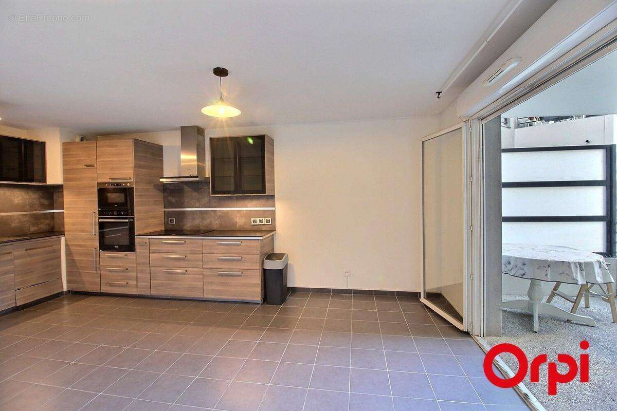 Appartement à MARSEILLE-11E