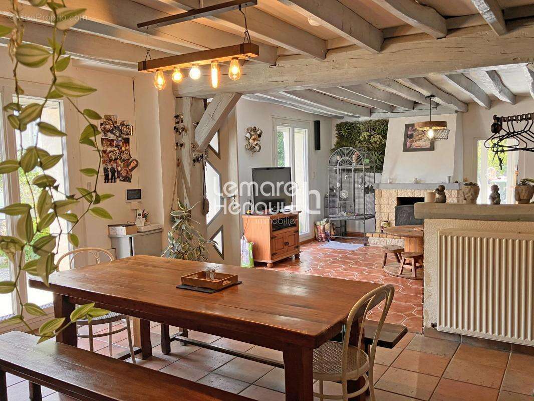 Maison à SAINT-REMY-SUR-AVRE