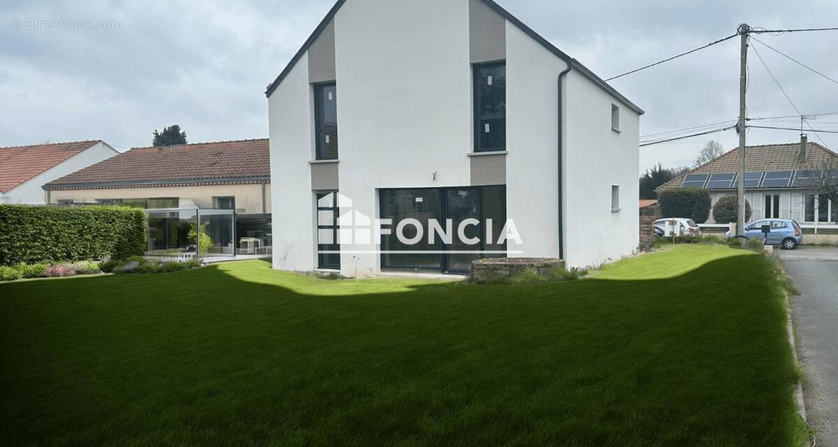 Maison à BOUGUENAIS