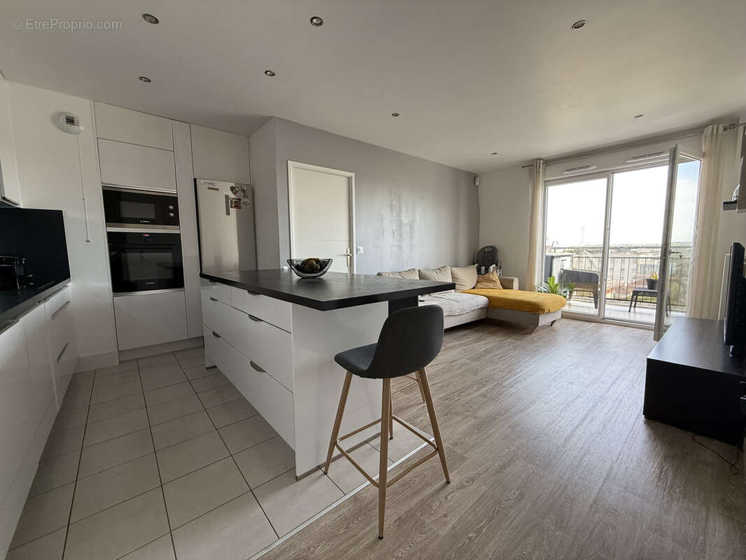 Appartement à LE BLANC-MESNIL