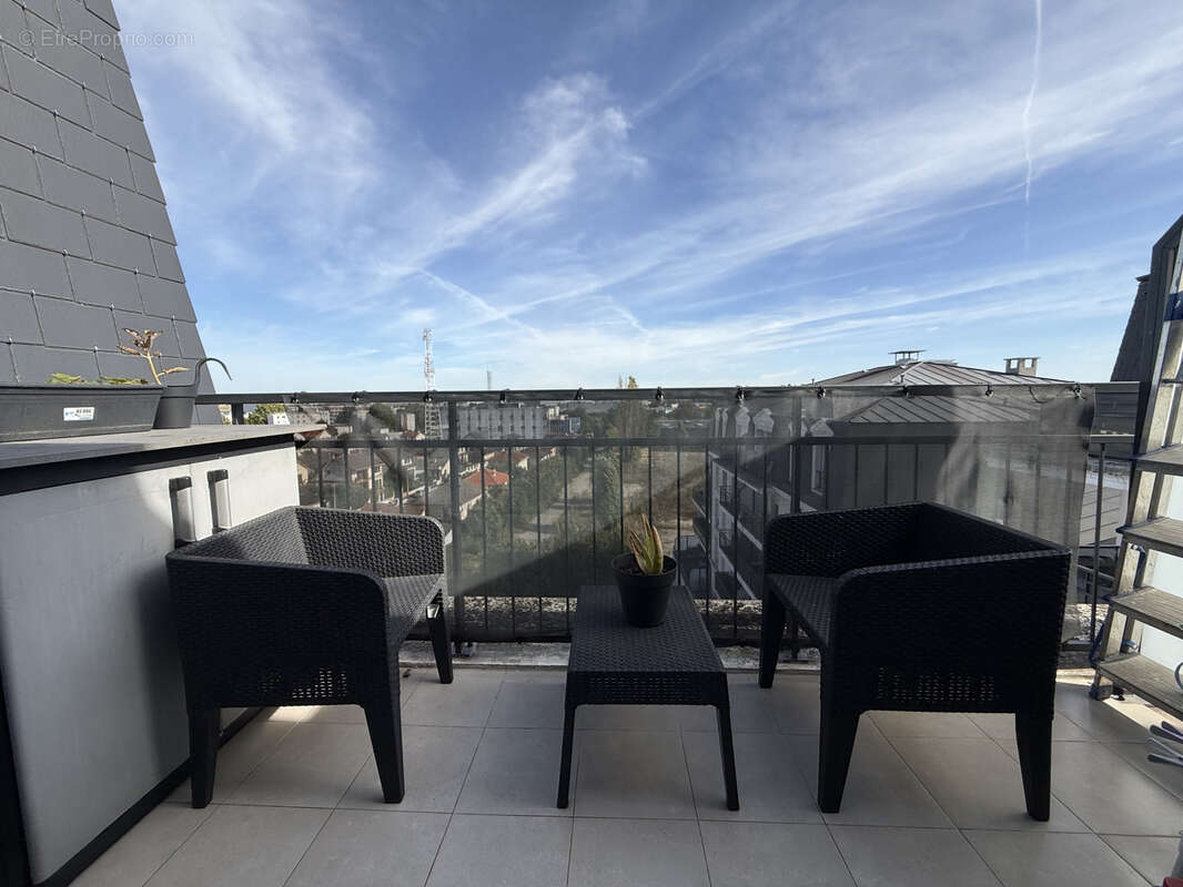 Appartement à LE BLANC-MESNIL