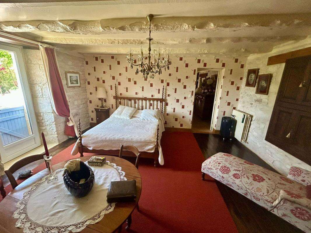 Maison à CAUSE-DE-CLERANS