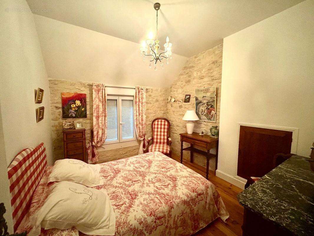 Maison à CAUSE-DE-CLERANS