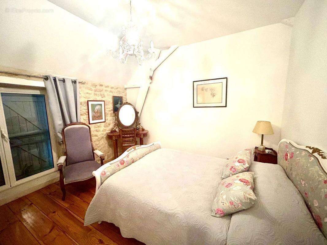 Maison à CAUSE-DE-CLERANS