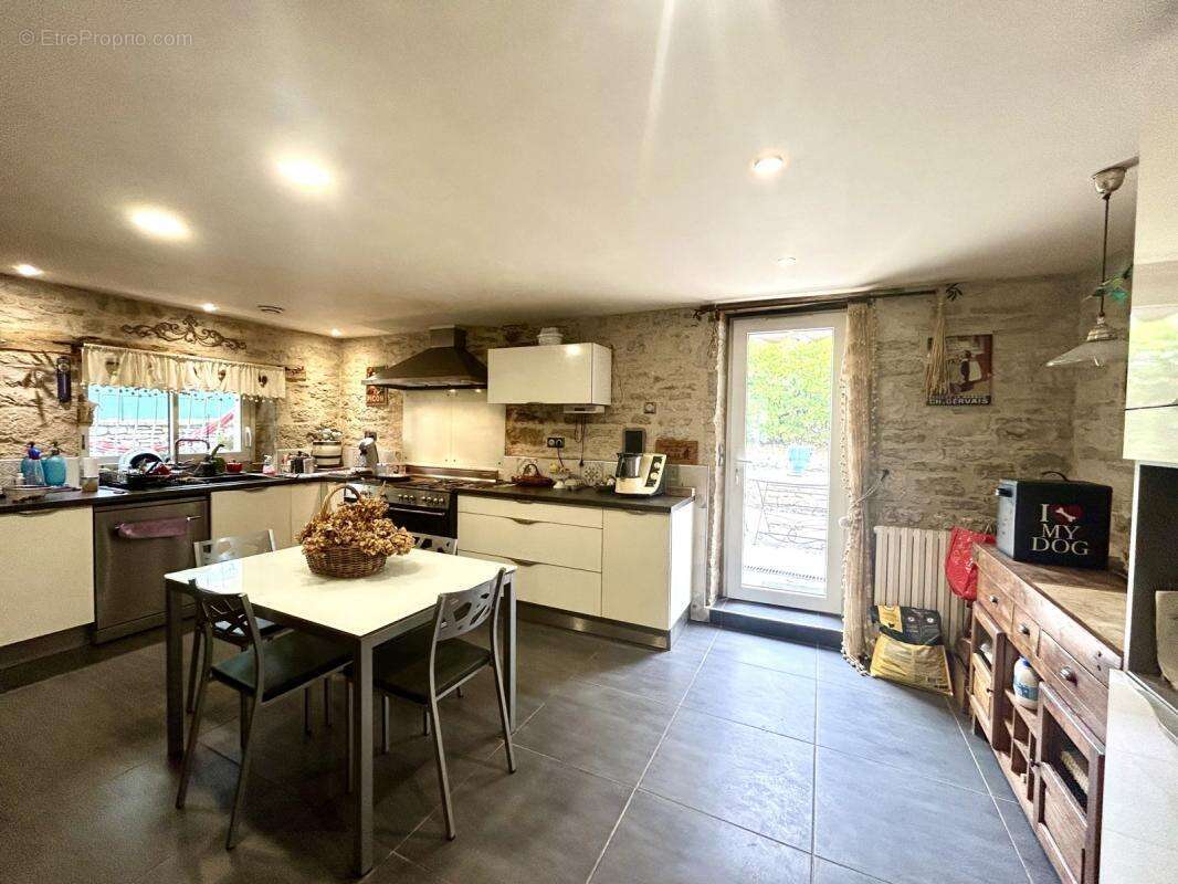 Maison à CRESSENSAC