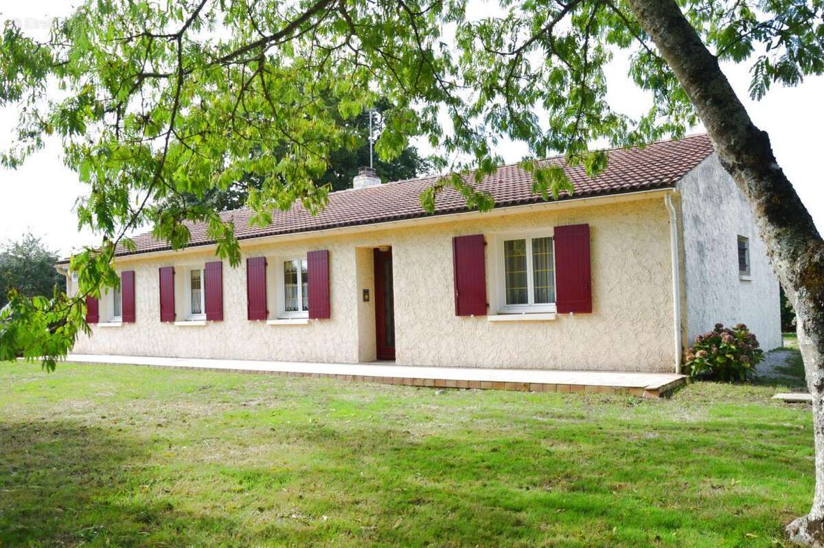 Maison à SAINT-GEORGES-DE-POINTINDOUX