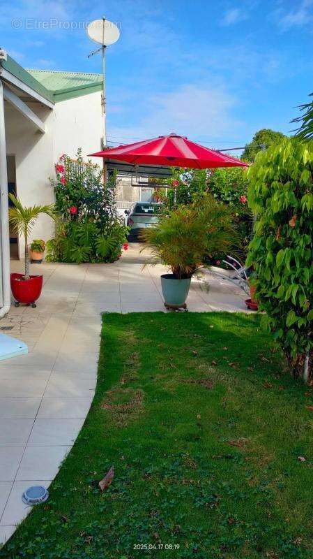 Maison à SAINTE-ROSE