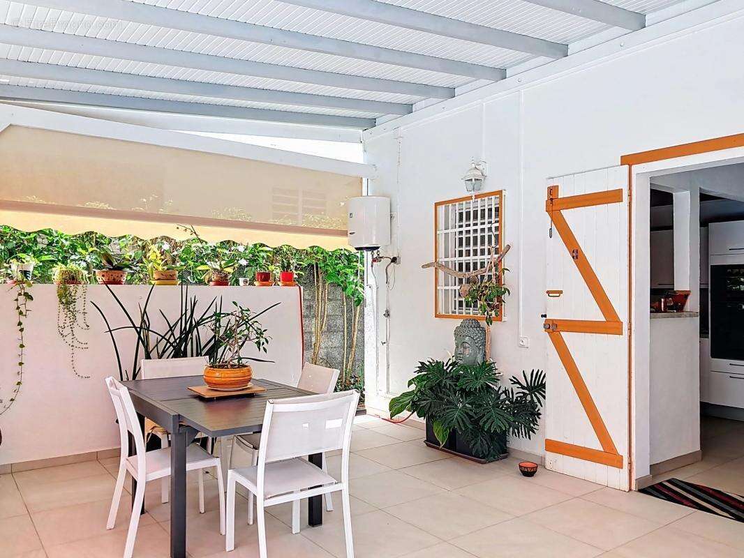 Maison à SAINTE-ROSE