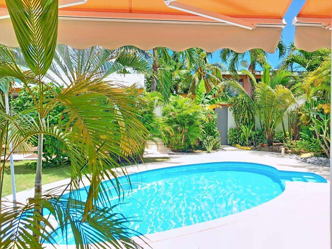 Maison à SAINTE-ROSE