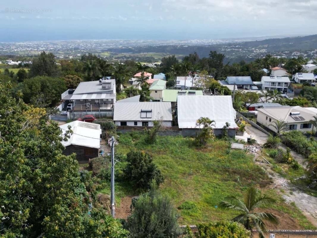 Terrain à LE TAMPON