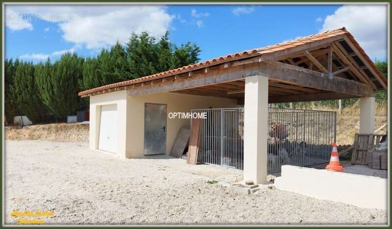 Maison à MONTMOREAU-SAINT-CYBARD