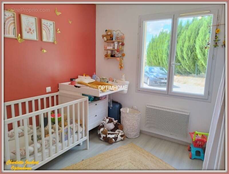 Maison à MONTMOREAU-SAINT-CYBARD