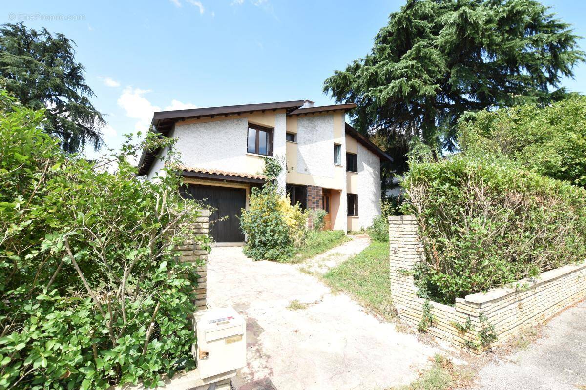 Maison à SAINTE-FOY-LES-LYON