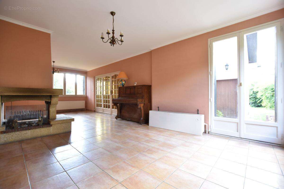 Maison à SAINTE-FOY-LES-LYON