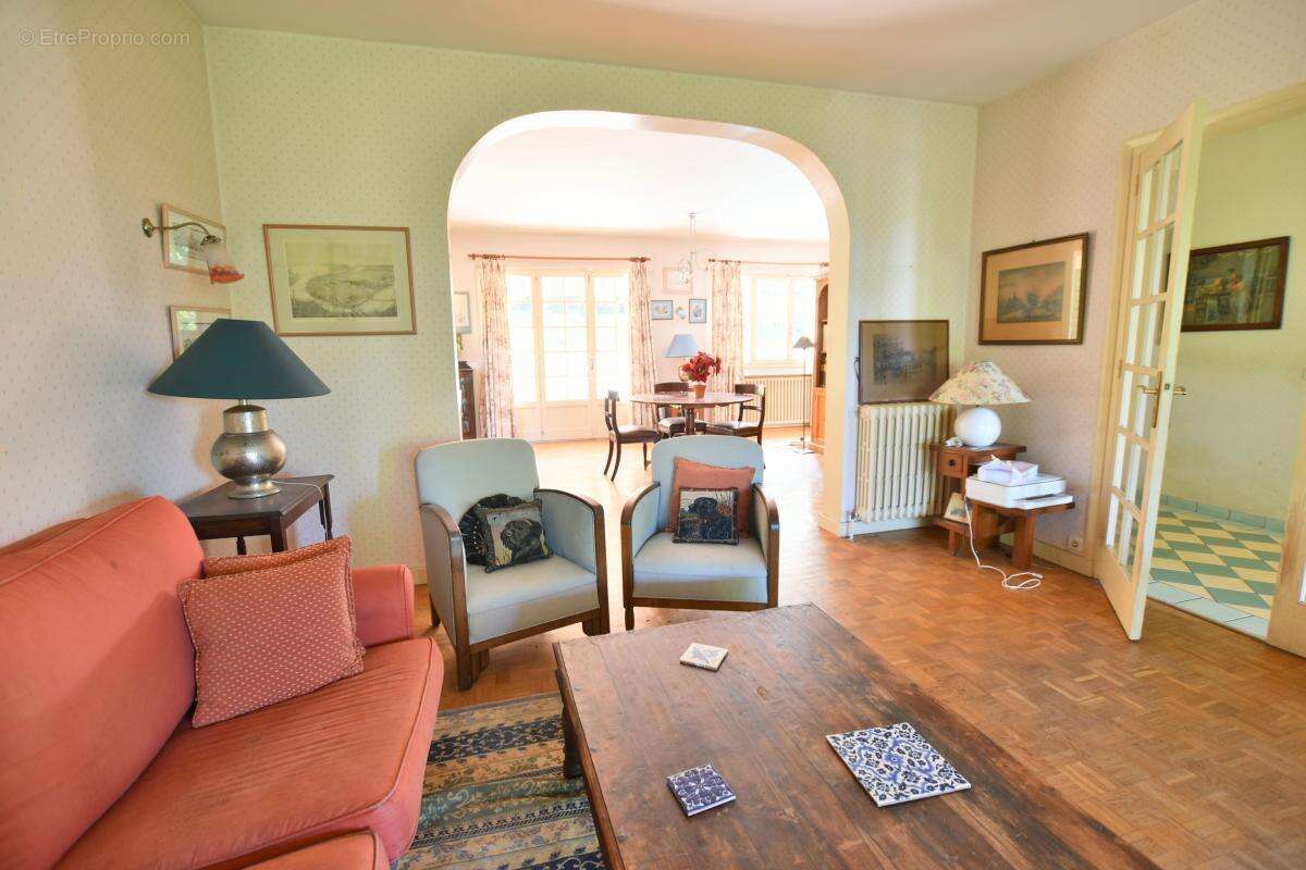 Maison à FRANCHEVILLE