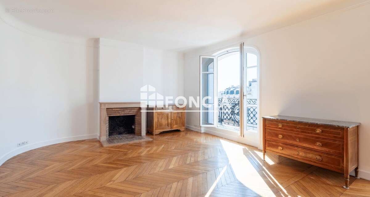 Appartement à PARIS-17E