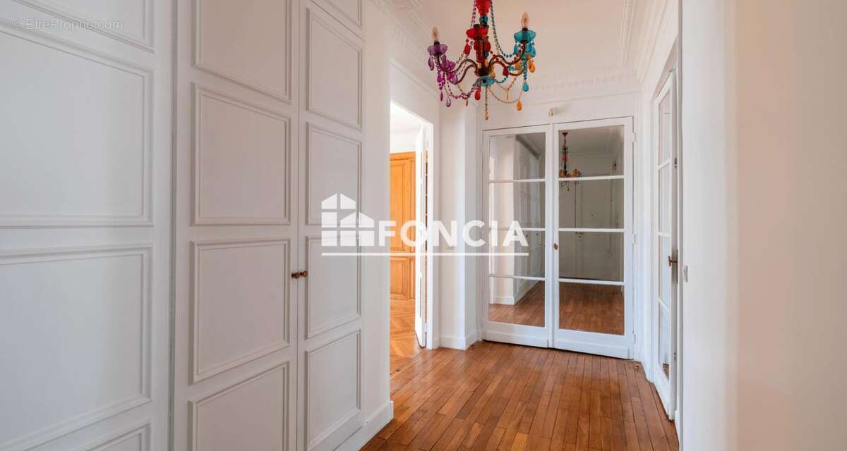 Appartement à PARIS-17E