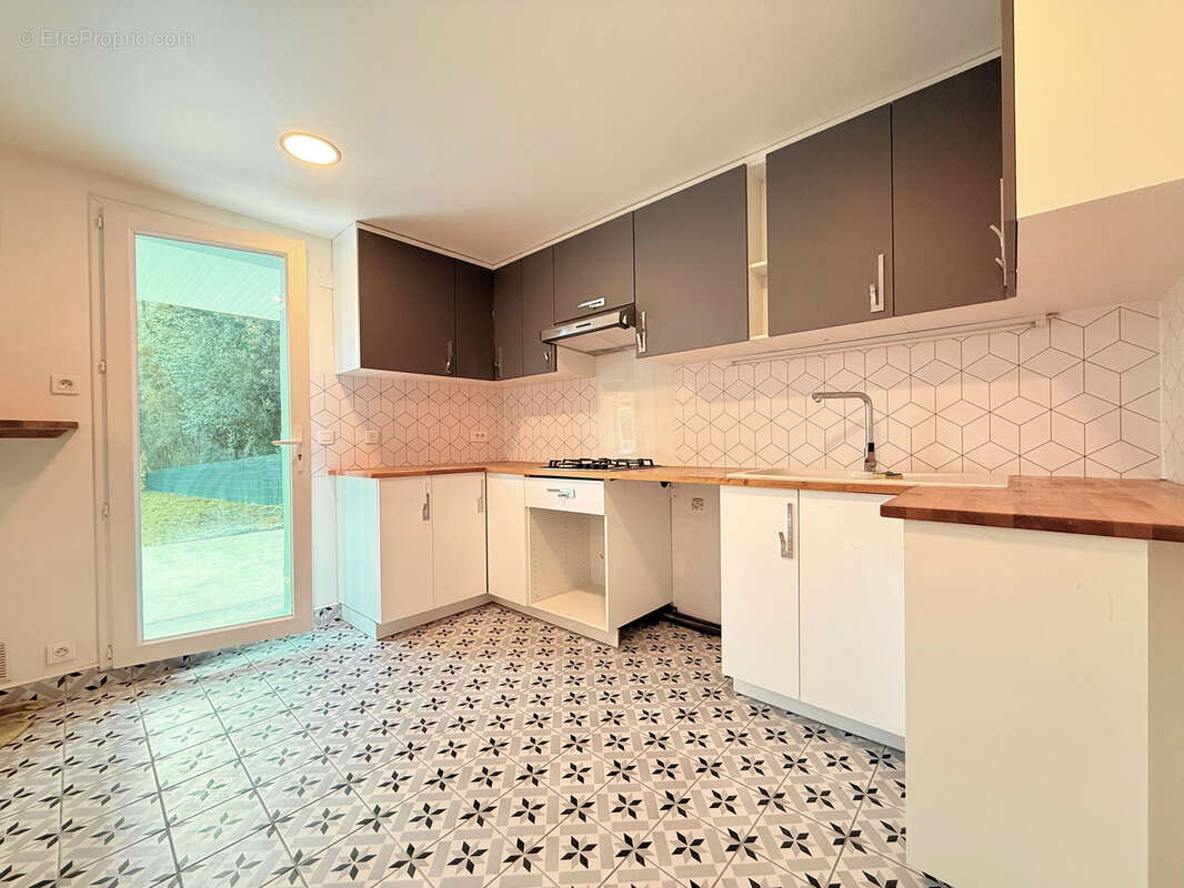 Maison à AMBARES-ET-LAGRAVE