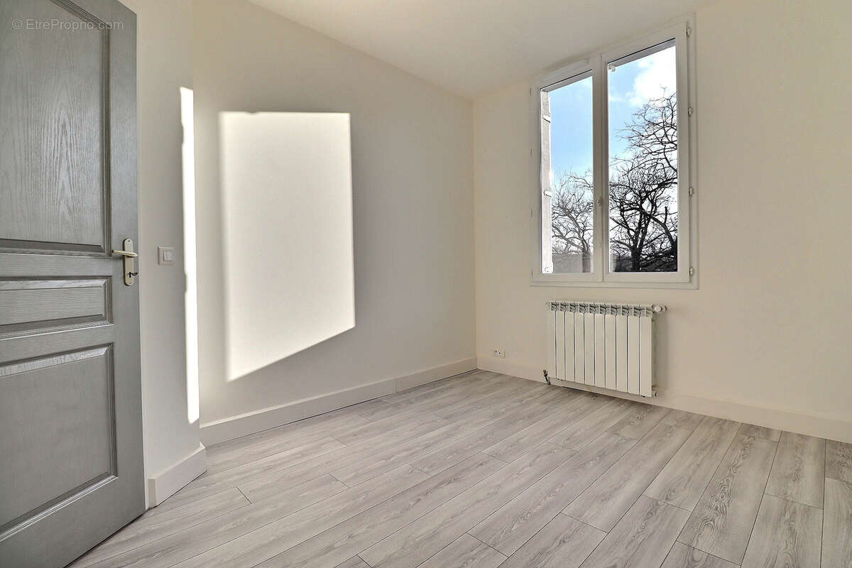 Maison à AMBARES-ET-LAGRAVE