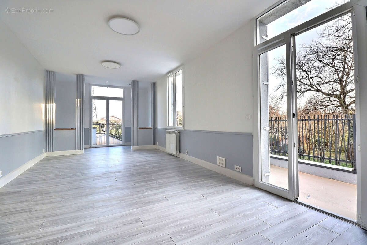 Maison à AMBARES-ET-LAGRAVE