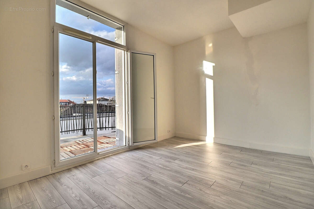 Maison à AMBARES-ET-LAGRAVE