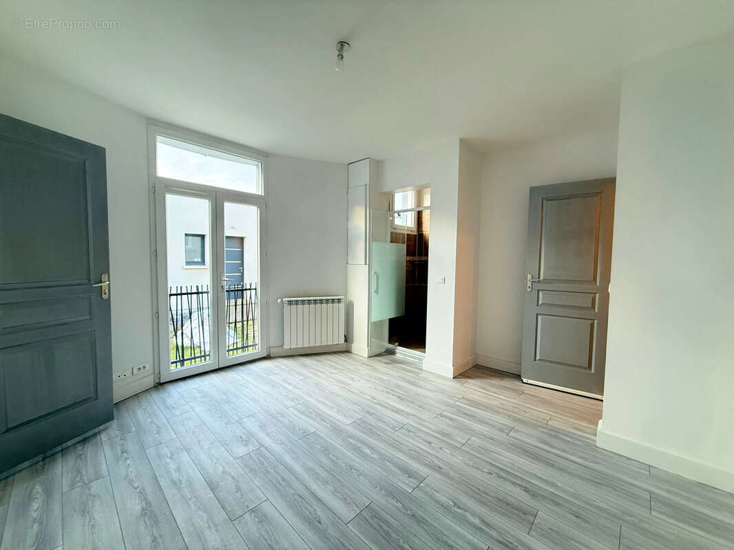 Maison à AMBARES-ET-LAGRAVE