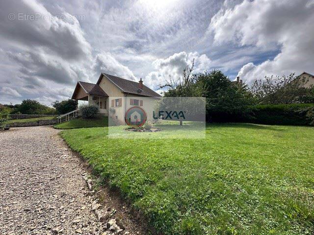 Maison à VEUXHAULLES-SUR-AUBE