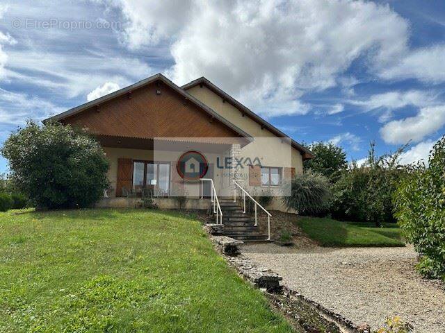 Maison à VEUXHAULLES-SUR-AUBE